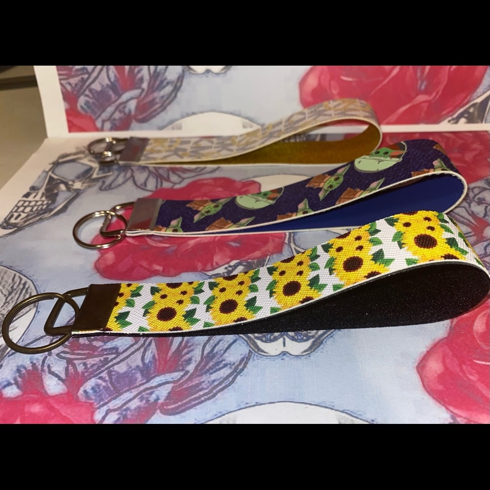 Wrist keychains - Picture 8 of 15